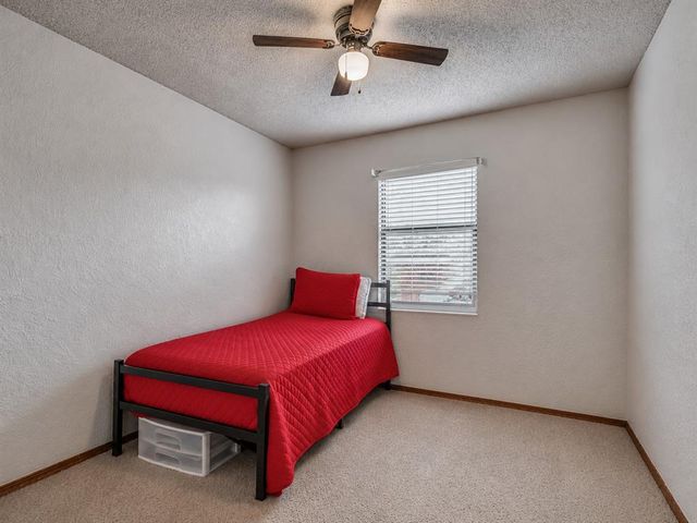 617 S Willowood Drive, Yukon, OK 73099