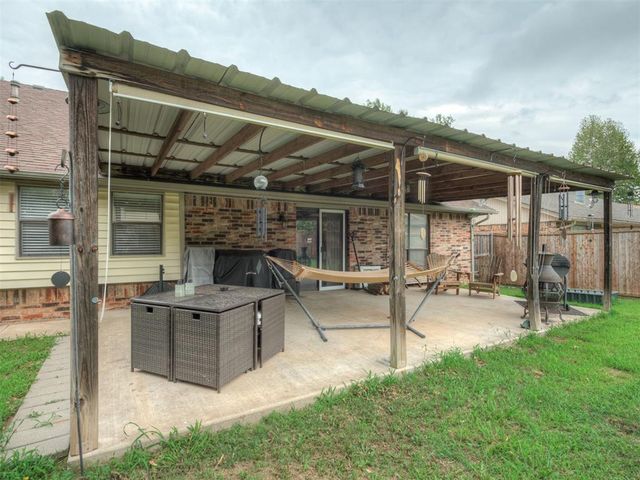 617 S Willowood Drive, Yukon, OK 73099