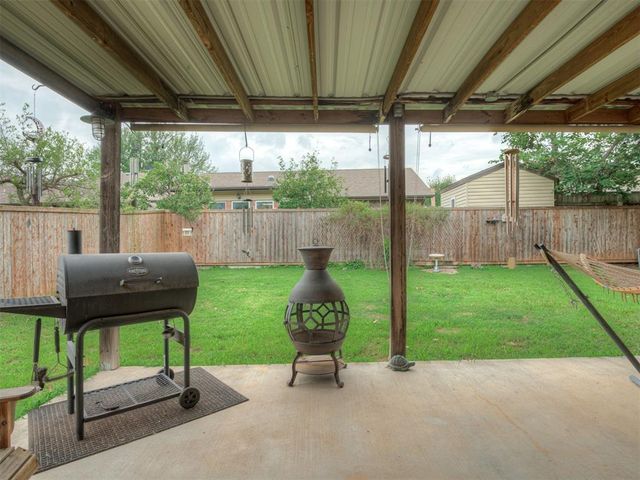 617 S Willowood Drive, Yukon, OK 73099