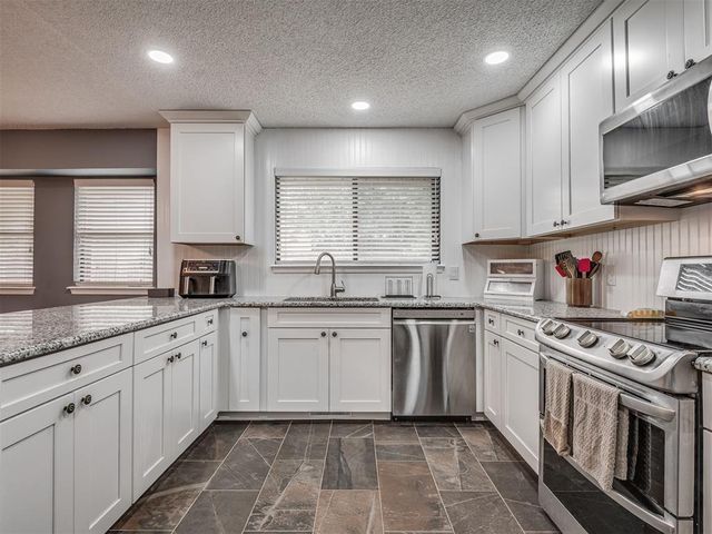 617 S Willowood Drive, Yukon, OK 73099