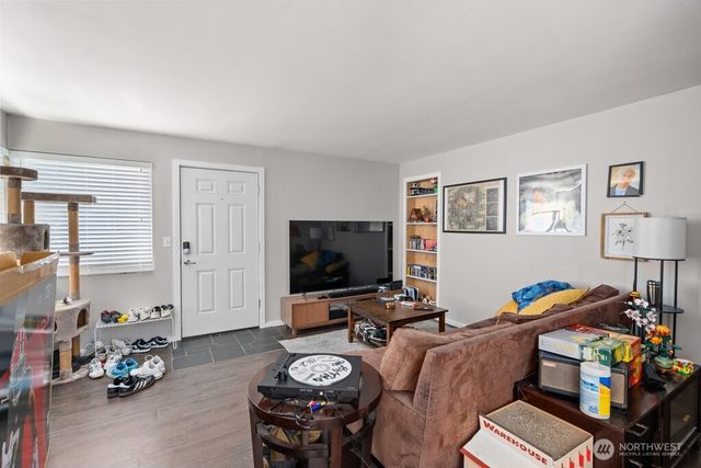 5506 7th Avenue NW, Seattle, WA 98107
