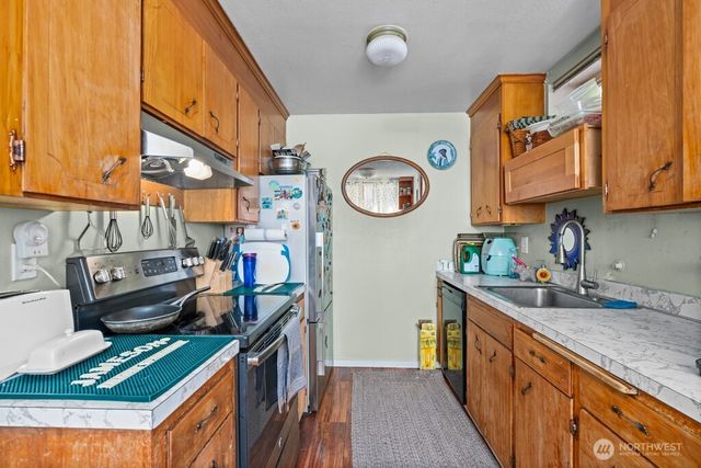 5506 7th Avenue NW, Seattle, WA 98107