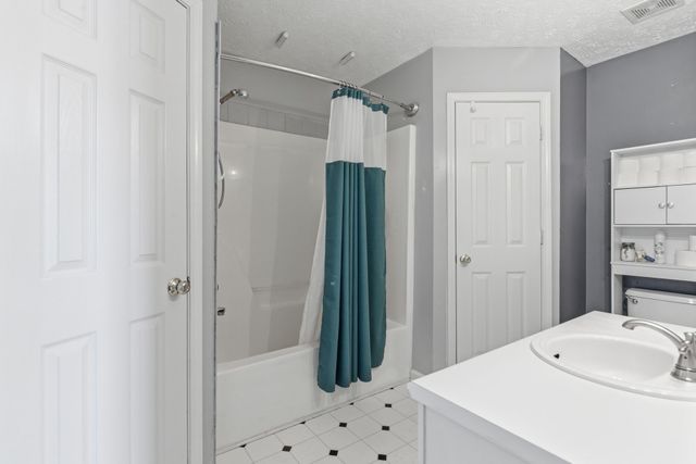 2014 Gardendale Dr, Murfreesboro, TN 37130