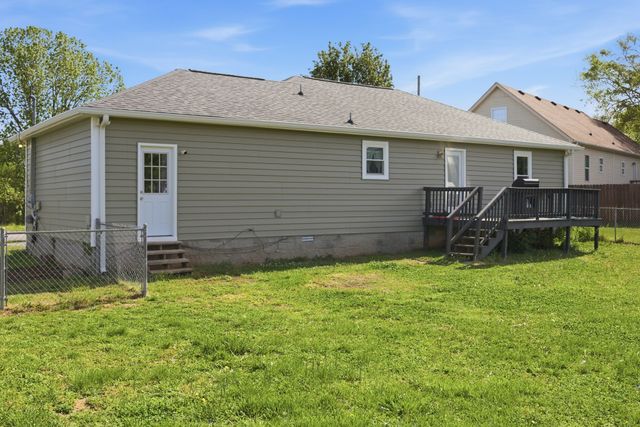 2014 Gardendale Dr, Murfreesboro, TN 37130