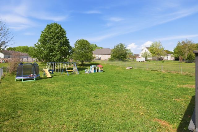 2014 Gardendale Dr, Murfreesboro, TN 37130