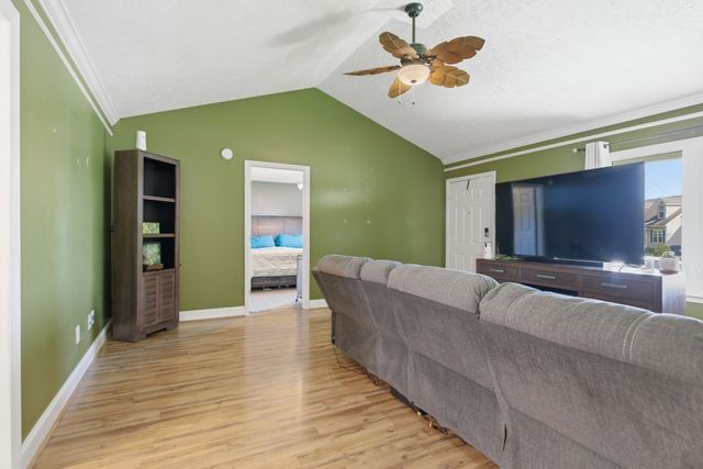 2014 Gardendale Dr, Murfreesboro, TN 37130