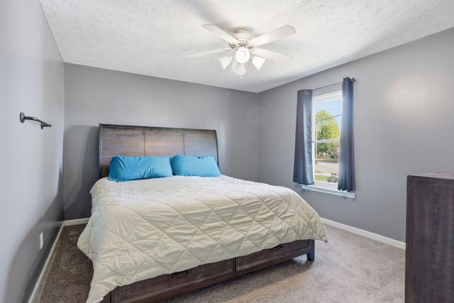 2014 Gardendale Dr, Murfreesboro, TN 37130