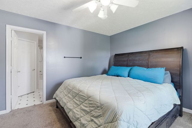 2014 Gardendale Dr, Murfreesboro, TN 37130