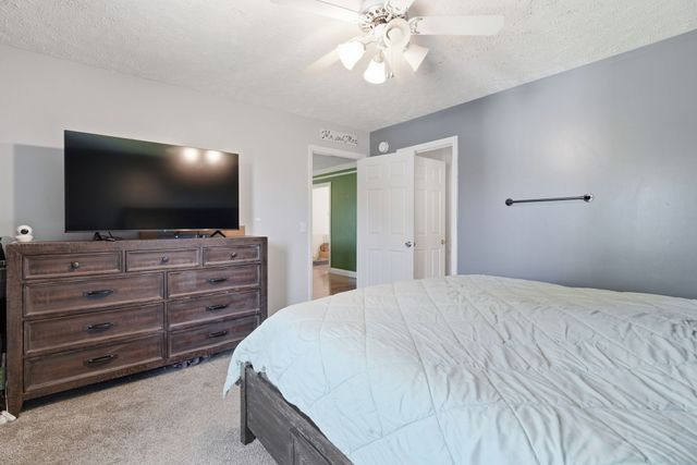 2014 Gardendale Dr, Murfreesboro, TN 37130