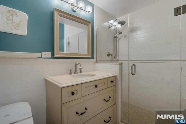 2000 Linwood Avenue 22B, Fort Lee, NJ 07024