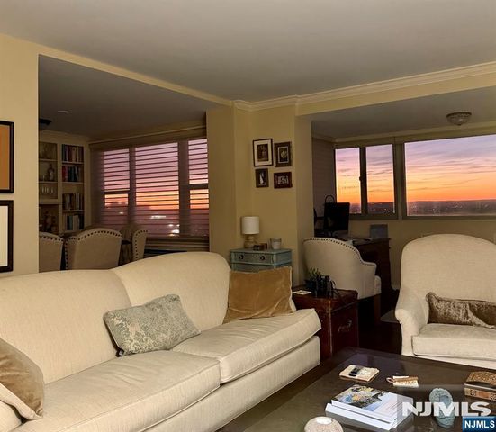 2000 Linwood Avenue 22B, Fort Lee, NJ 07024