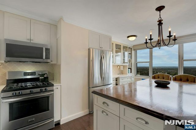 2000 Linwood Avenue 22B, Fort Lee, NJ 07024