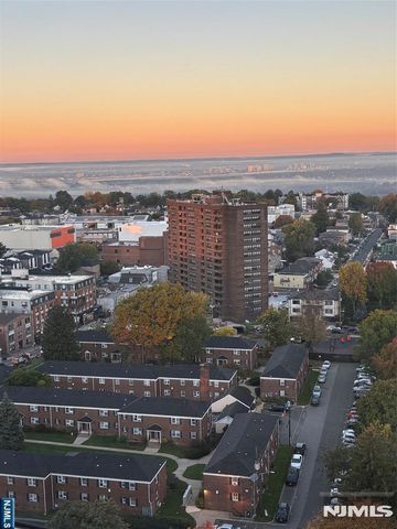 2000 Linwood Avenue 22B, Fort Lee, NJ 07024