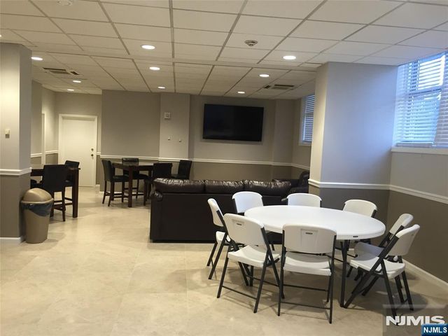 2000 Linwood Avenue 22B, Fort Lee, NJ 07024