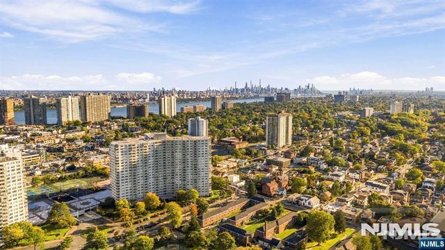 2000 Linwood Avenue 22B, Fort Lee, NJ 07024