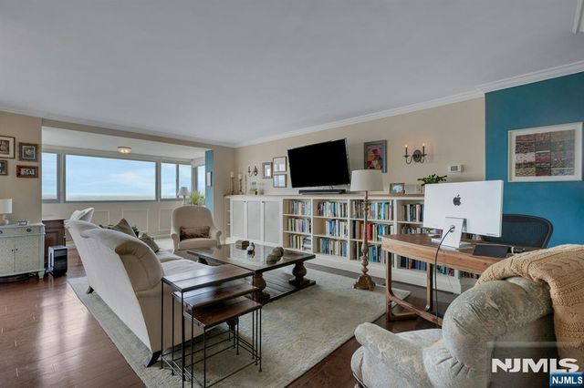 2000 Linwood Avenue 22B, Fort Lee, NJ 07024
