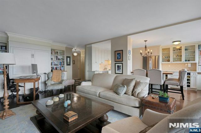 2000 Linwood Avenue 22B, Fort Lee, NJ 07024