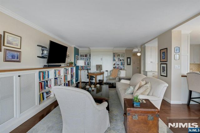 2000 Linwood Avenue 22B, Fort Lee, NJ 07024