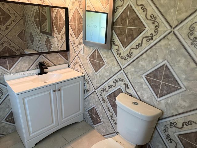 10375 SW 152nd Ter, Miami, FL 33157