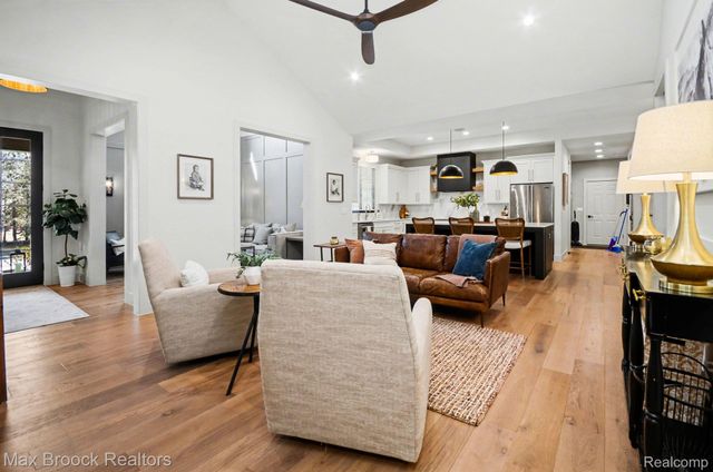 668 Pinery Boulevard, Orion Charter Township, MI 48362