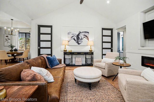 668 Pinery Boulevard, Orion Charter Township, MI 48362