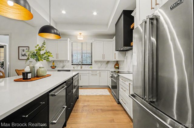 668 Pinery Boulevard, Orion Charter Township, MI 48362