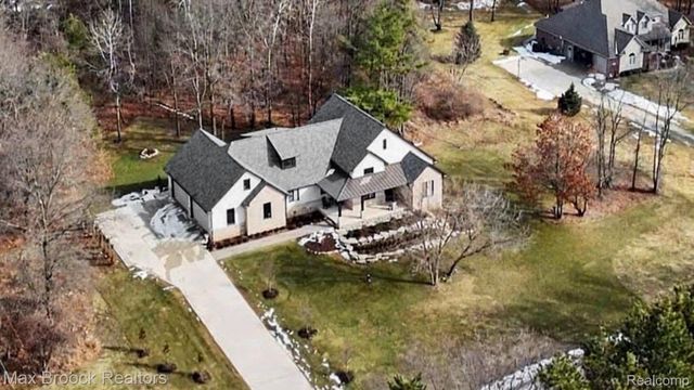 668 Pinery Boulevard, Orion Charter Township, MI 48362