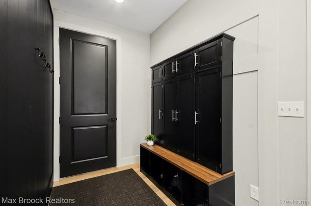 668 Pinery Boulevard, Orion Charter Township, MI 48362