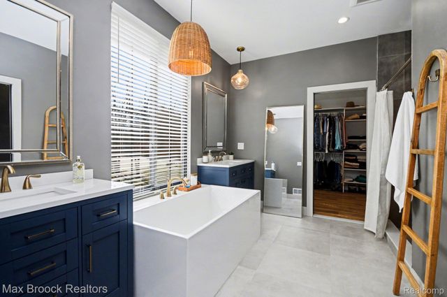 668 Pinery Boulevard, Orion Charter Township, MI 48362