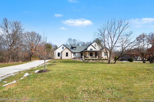 668 Pinery Boulevard, Orion Charter Township, MI 48362