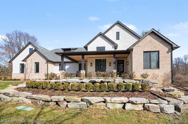668 Pinery Boulevard, Orion Charter Township, MI 48362