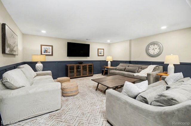 668 Pinery Boulevard, Orion Charter Township, MI 48362