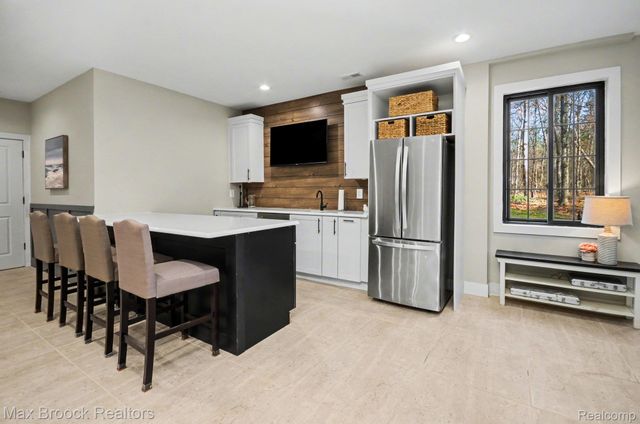 668 Pinery Boulevard, Orion Charter Township, MI 48362