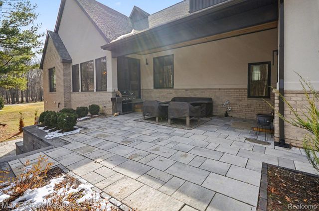 668 Pinery Boulevard, Orion Charter Township, MI 48362