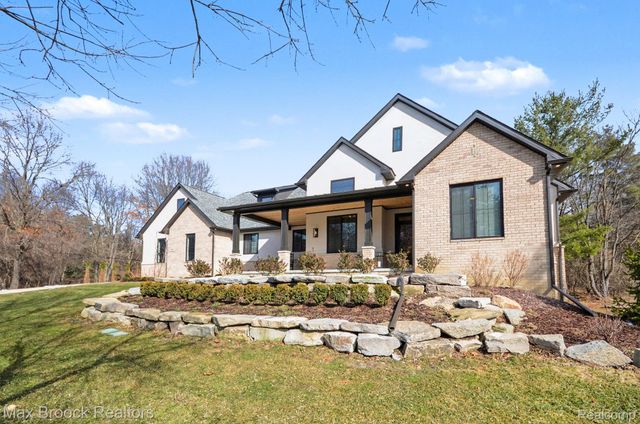 668 Pinery Boulevard, Orion Charter Township, MI 48362