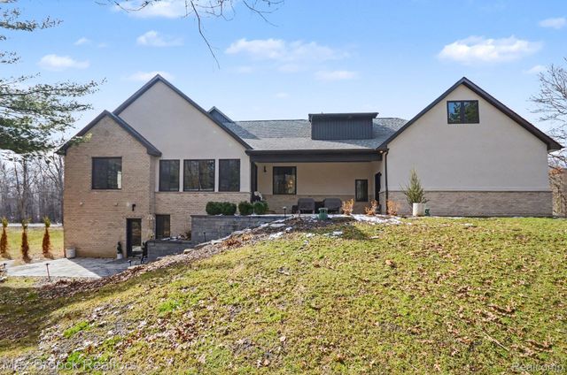 668 Pinery Boulevard, Orion Charter Township, MI 48362