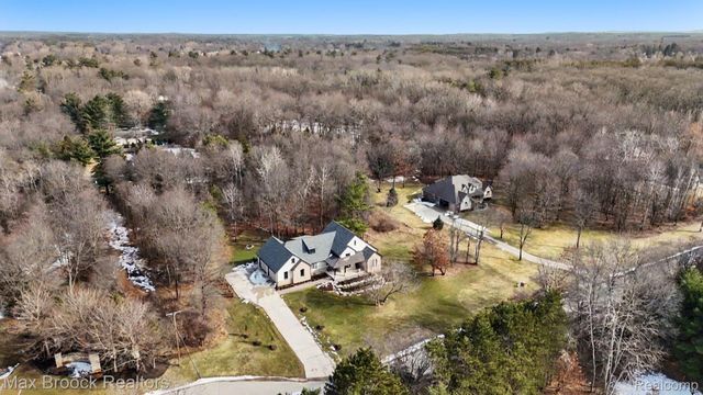668 Pinery Boulevard, Orion Charter Township, MI 48362