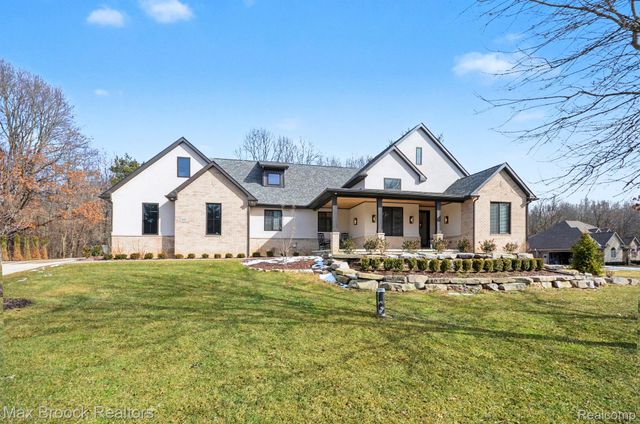 668 Pinery Boulevard, Orion Charter Township, MI 48362