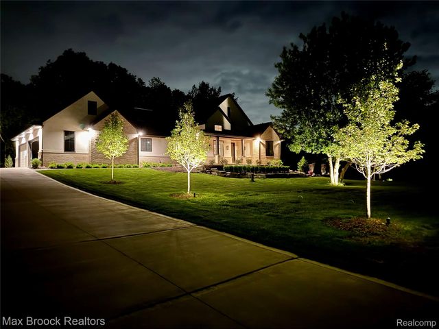 668 Pinery Boulevard, Orion Charter Township, MI 48362