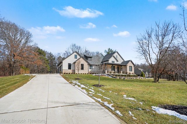 668 Pinery Boulevard, Orion Charter Township, MI 48362