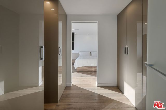 8620 Hillside Avenue, West Hollywood, CA 90069