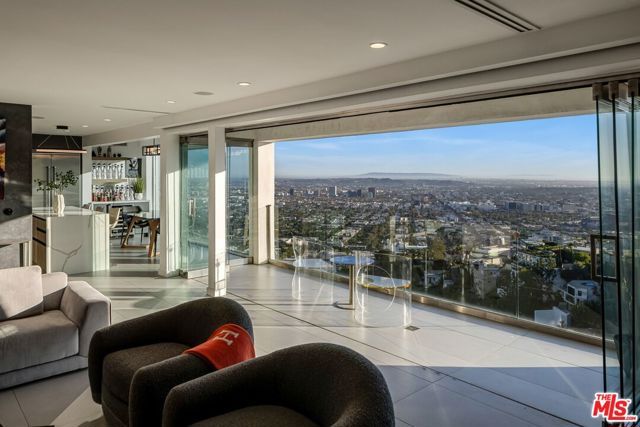 8620 Hillside Avenue, West Hollywood, CA 90069