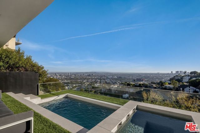 8620 Hillside Avenue, West Hollywood, CA 90069