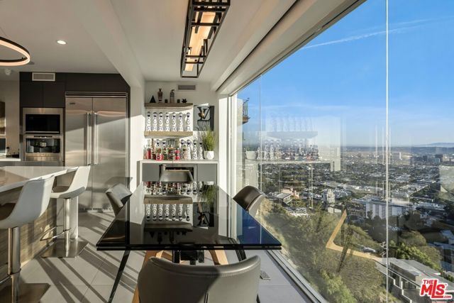 8620 Hillside Avenue, West Hollywood, CA 90069