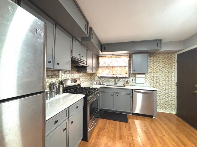 495 McHENRY Road 1B, Wheeling, IL 60090