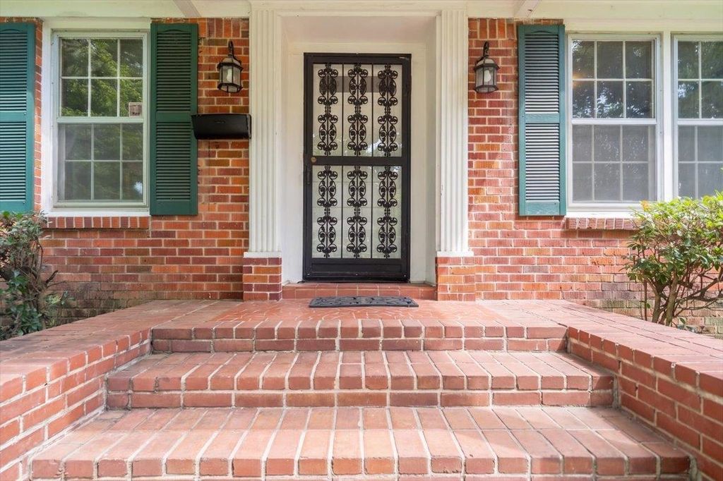 4968 COLE RD, Memphis, TN 38117