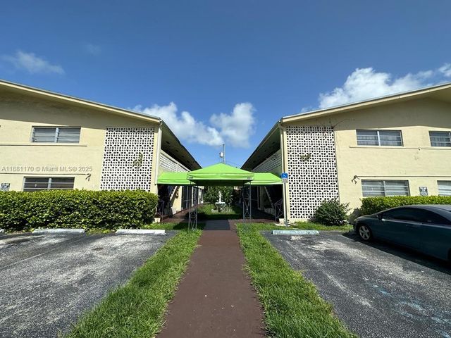 11945 NE 19th Dr 2, North Miami, FL 33181
