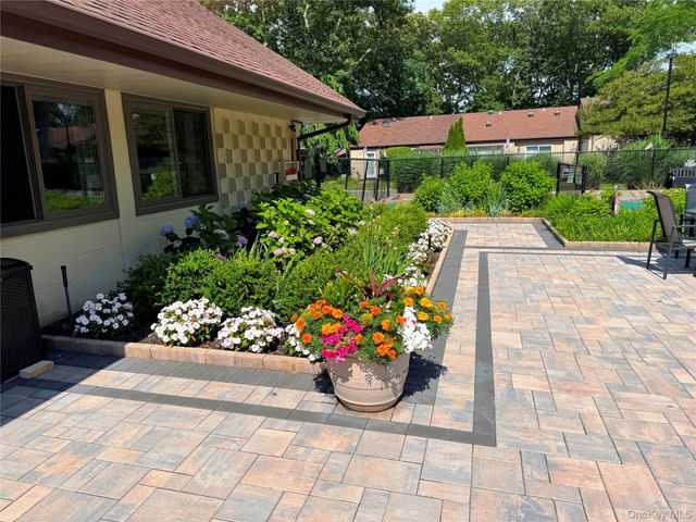 54 Strathmore Gate Drive, Stony Brook, NY 11790