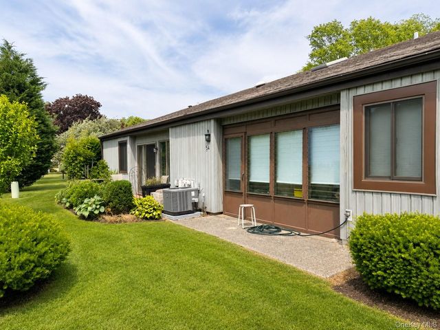54 Strathmore Gate Drive, Stony Brook, NY 11790