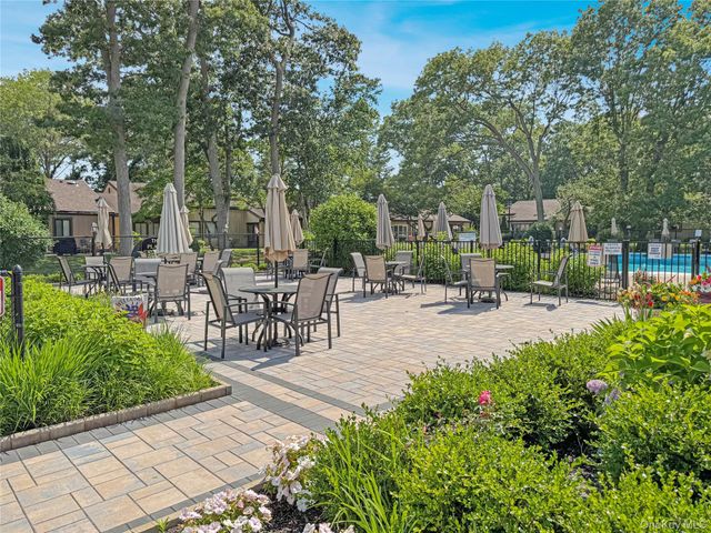 54 Strathmore Gate Drive, Stony Brook, NY 11790